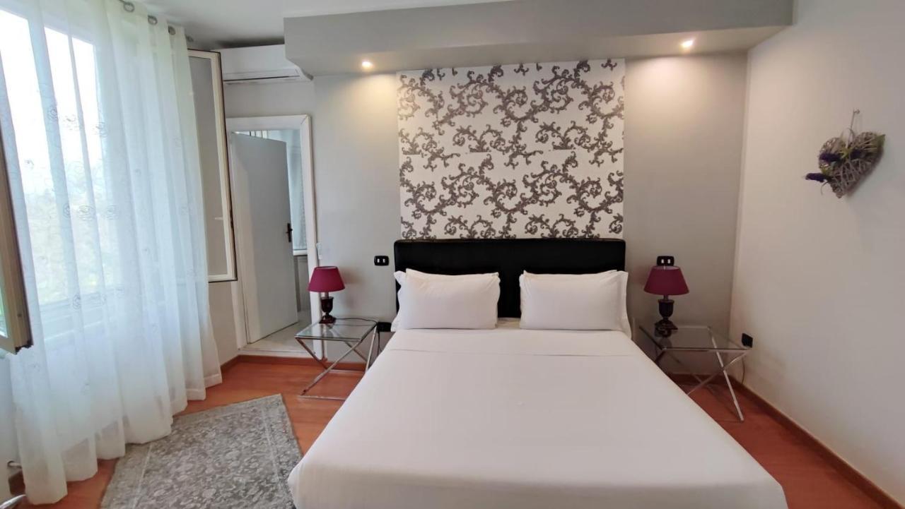 Il Roseto Bed & Breakfast Frosinone Exterior foto