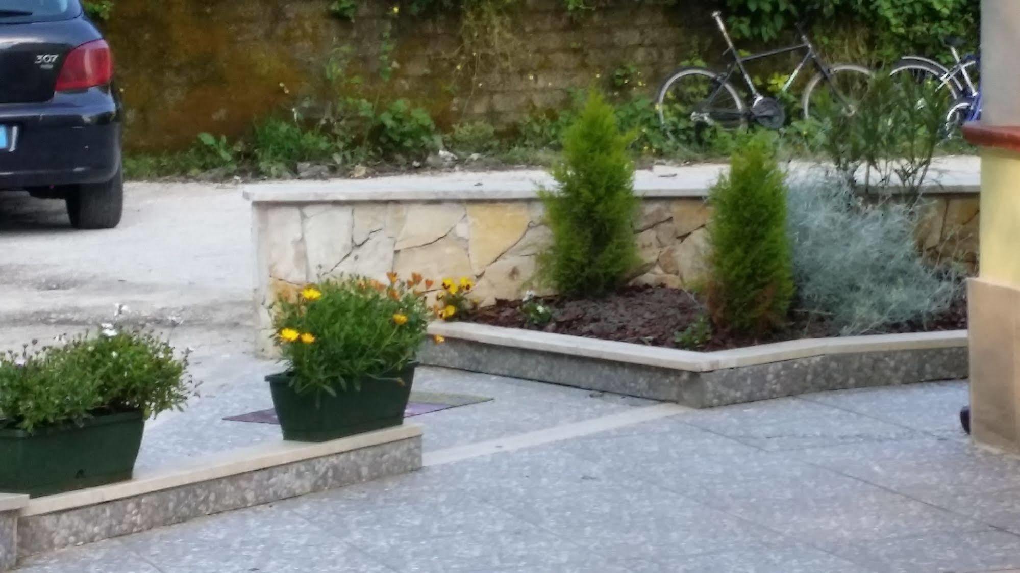 Il Roseto Bed & Breakfast Frosinone Exterior foto